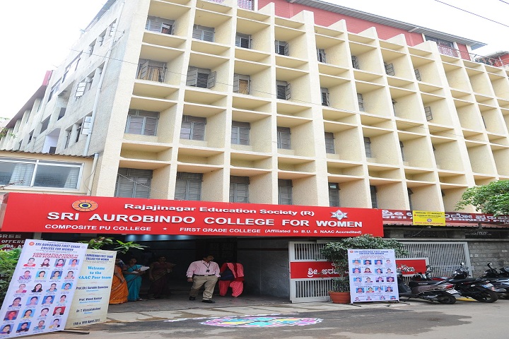 https://cache.careers360.mobi/media/colleges/social-media/media-gallery/23904/2019/6/20/Front view of Sri Aurobindo First Grade College for Women Bengaluru_Campus-view.jpg